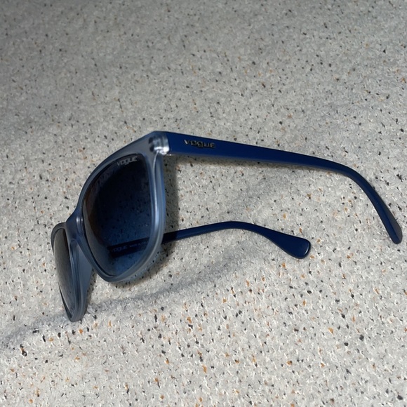 Vogue sunglasses - Picture 2 of 3